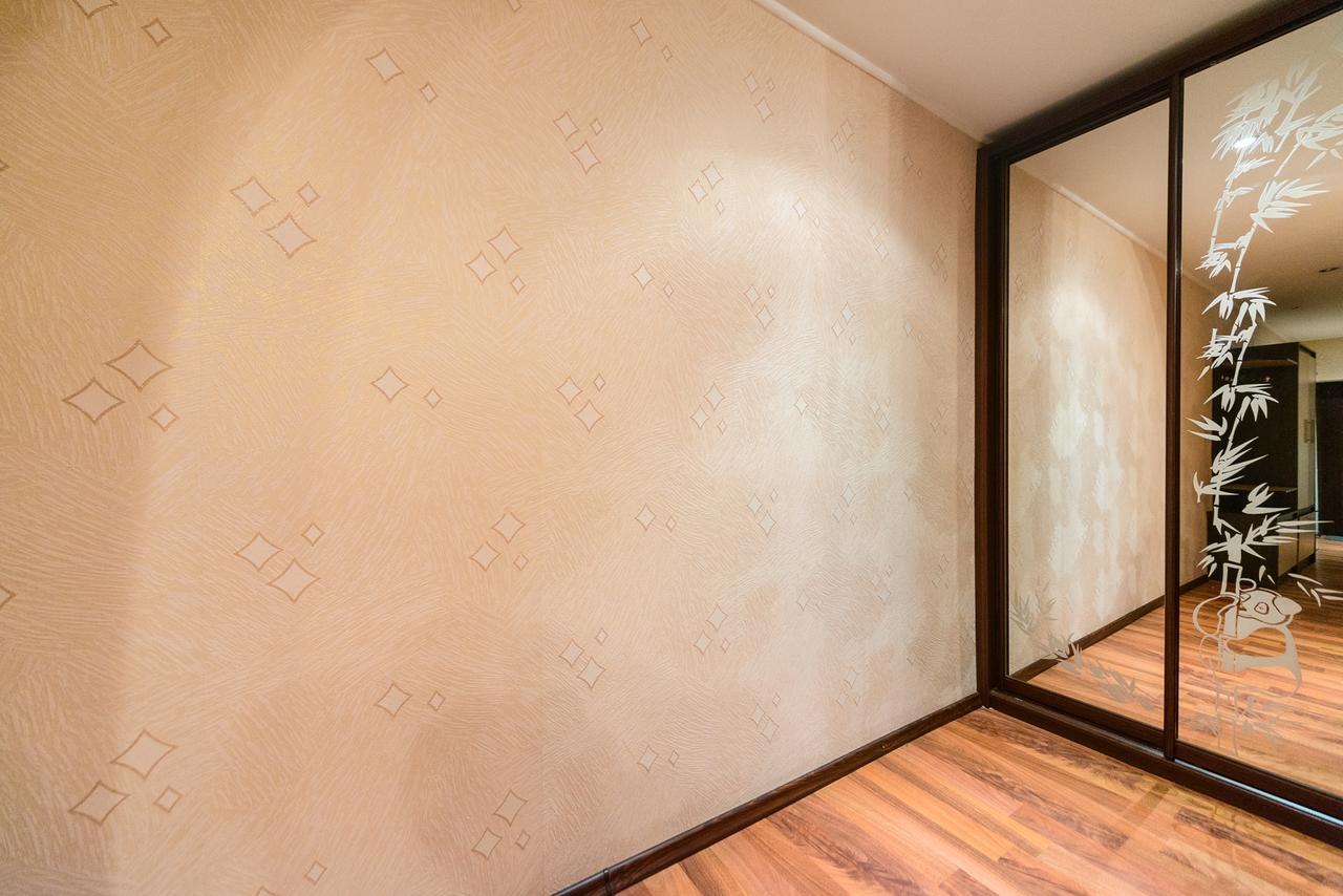 Apartment On Hryhoriia Chuprynky Киев Екстериор снимка