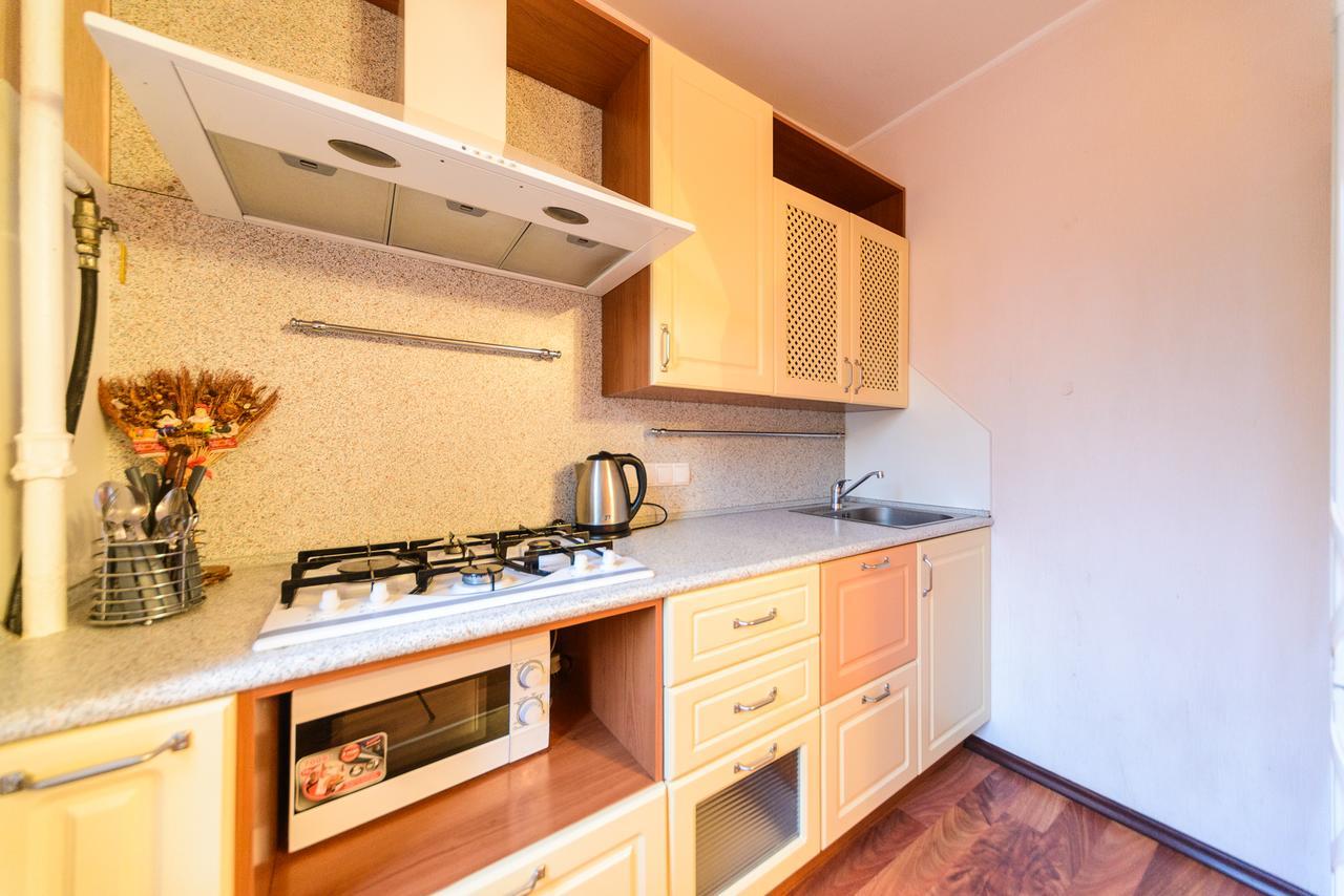 Apartment On Hryhoriia Chuprynky Киев Екстериор снимка